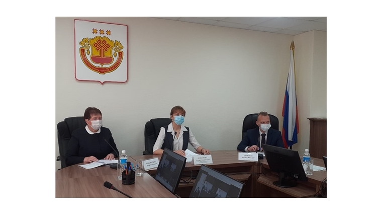 Министр труда Алена Елизарова в ходе прямой линии ответила на часто задаваемые вопросы о социальных выплатах
